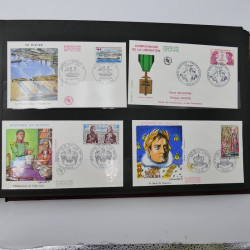 Collection enveloppes premier jour d'émission de France 1960-1978 en 5 albums.