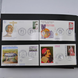 Collection enveloppes premier jour d'émission de France 1960-1978 en 5 albums.