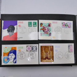 Collection enveloppes premier jour d'émission de France 1960-1978 en 5 albums.
