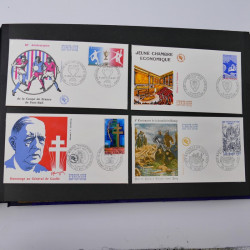 Collection enveloppes premier jour d'émission de France 1960-1978 en 5 albums.