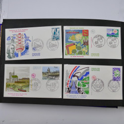 Collection enveloppes premier jour d'émission de France 1960-1978 en 5 albums.