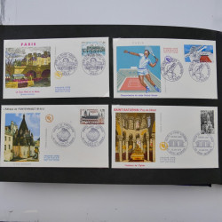 Collection enveloppes premier jour d'émission de France 1960-1978 en 5 albums.