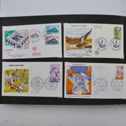 Collection enveloppes premier jour d'émission de France 1960-1978 en 5 albums.