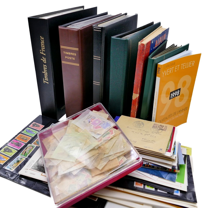 Vrac philatélique de timbres du monde en un carton.