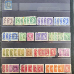 Vrac philatélique de timbres du monde en un carton.