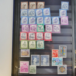 Vrac philatélique de timbres du monde en un carton.
