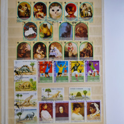 Vrac philatélique de timbres du monde en un carton.