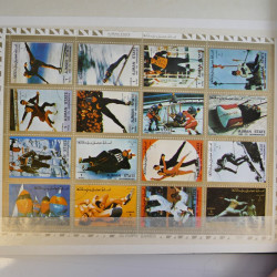 Vrac philatélique de timbres du monde en un carton.
