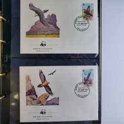Vrac philatélique de timbres du monde en un carton.