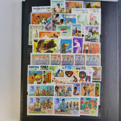 Vrac philatélique de timbres du monde en un carton.