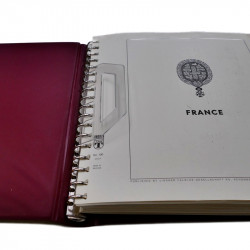 Album préimprimé Lindner France 1849-1944 avec étui de protection.