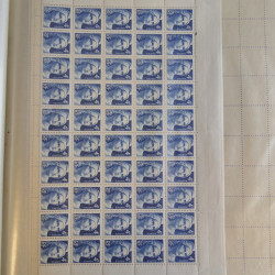 Lot de divers feuilles de timbres de France dont vignette expo N°19 en album.