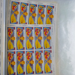 Lot de timbres en feuilles divers pays, thématiques, variétés en album.