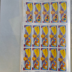 Lot de timbres en feuilles divers pays, thématiques, variétés en album.