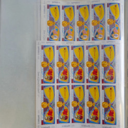 Lot de timbres en feuilles divers pays, thématiques, variétés en album.