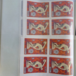 Lot de timbres en feuilles divers pays, thématiques, variétés en album.