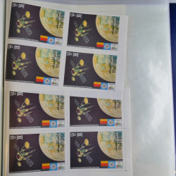 Lot de timbres en feuilles divers pays, thématiques, variétés en album.