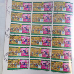 Lot de timbres en feuilles divers pays, thématiques, variétés en album.