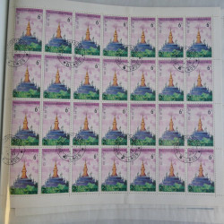 Lot de timbres en feuilles divers pays, thématiques, variétés en album.