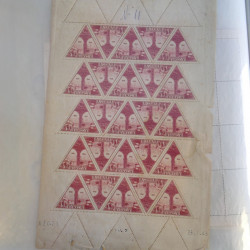 Lot de timbres en feuilles divers pays, thématiques, variétés en album.