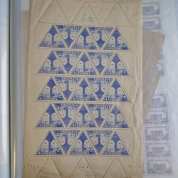 Lot de timbres en feuilles divers pays, thématiques, variétés en album.