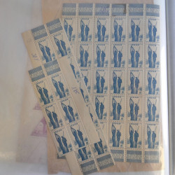 Lot de timbres en feuilles divers pays, thématiques, variétés en album.