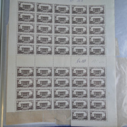 Lot de timbres en feuilles divers pays, thématiques, variétés en album.