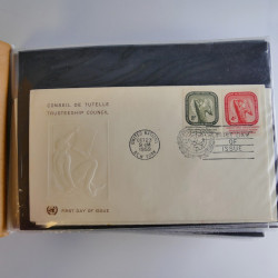 Collection enveloppes FDC timbres des Nations Unies en album.