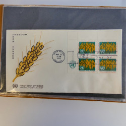 Collection enveloppes FDC timbres des Nations Unies en album.