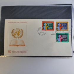 Collection enveloppes FDC timbres des Nations Unies en album.