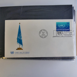 Collection enveloppes FDC timbres des Nations Unies en album.