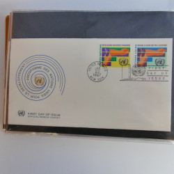 Collection enveloppes FDC timbres des Nations Unies en album.