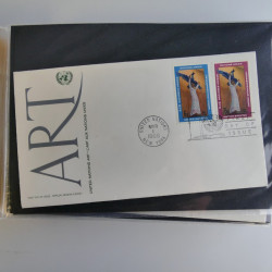 Collection enveloppes FDC timbres des Nations Unies en album.