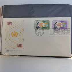Collection enveloppes FDC timbres des Nations Unies en album.