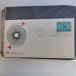 Collection enveloppes FDC timbres des Nations Unies en album.