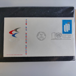 Collection enveloppes FDC timbres des Nations Unies en album.