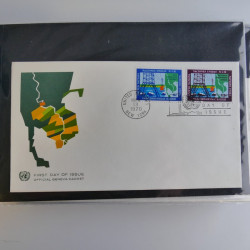 Collection enveloppes FDC timbres des Nations Unies en album.