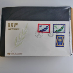 Collection enveloppes FDC timbres des Nations Unies en album.