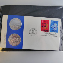 Collection enveloppes FDC timbres des Nations Unies en album.