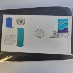 Collection enveloppes FDC timbres des Nations Unies en album.