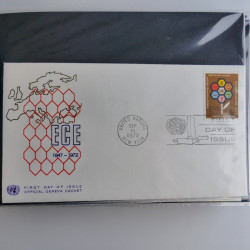 Collection enveloppes FDC timbres des Nations Unies en album.