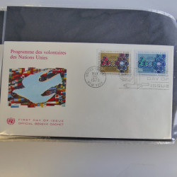 Collection enveloppes FDC timbres des Nations Unies en album.