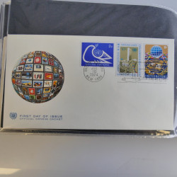Collection enveloppes FDC timbres des Nations Unies en album.