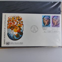 Collection enveloppes FDC timbres des Nations Unies en album.