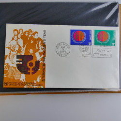 Collection enveloppes FDC timbres des Nations Unies en album.