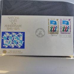 Collection enveloppes FDC timbres des Nations Unies en album.
