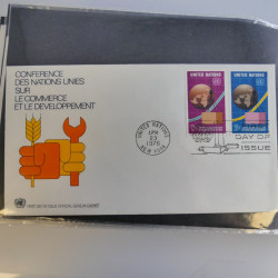 Collection enveloppes FDC timbres des Nations Unies en album.