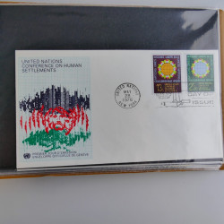 Collection enveloppes FDC timbres des Nations Unies en album.