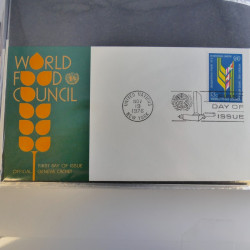 Collection enveloppes FDC timbres des Nations Unies en album.