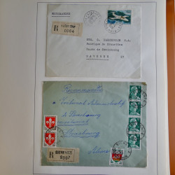 Lot de 44 lettres recommandées France moderne en album.